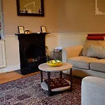 3 Bedroom House Near Portobello