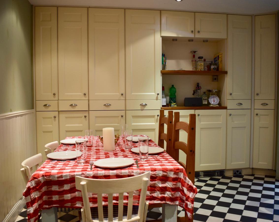 Apartment 3 Bedroom House Near Portobello