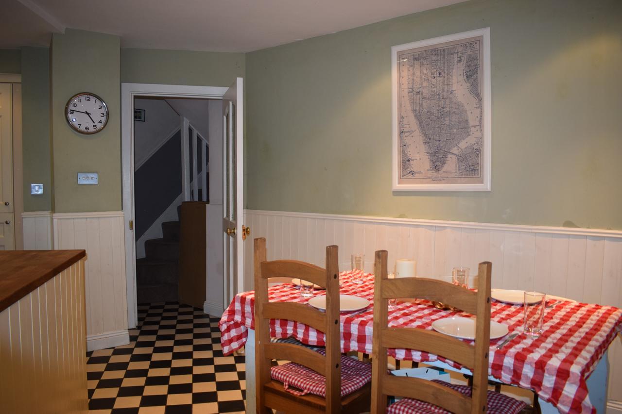 Apartment 3 Bedroom House Near Portobello