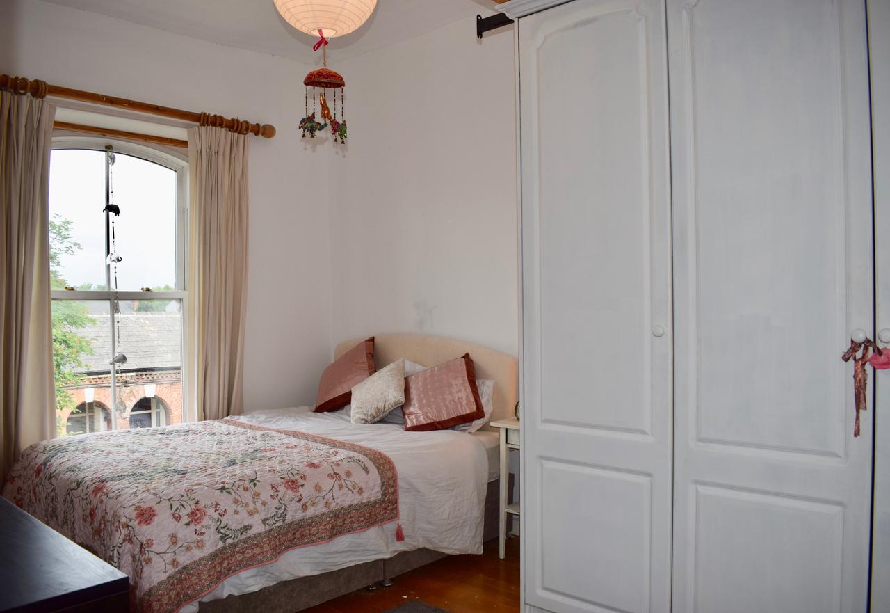 Apartment 3 Bedroom House Near Portobello *