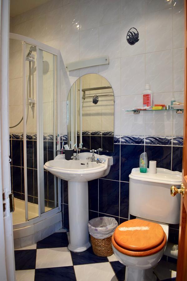 Apartment 3 Bedroom House Near Portobello