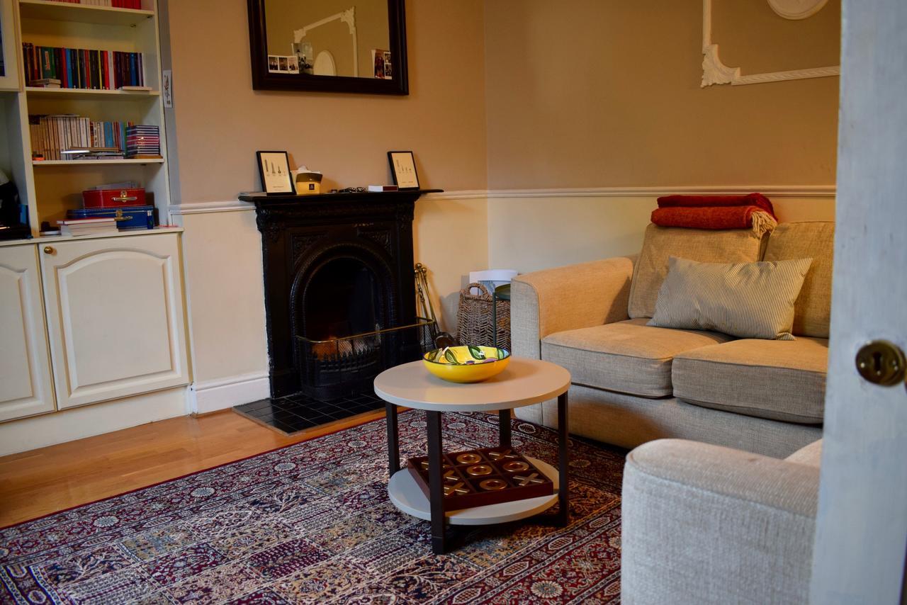 3 Bedroom House Near Portobello Apartment